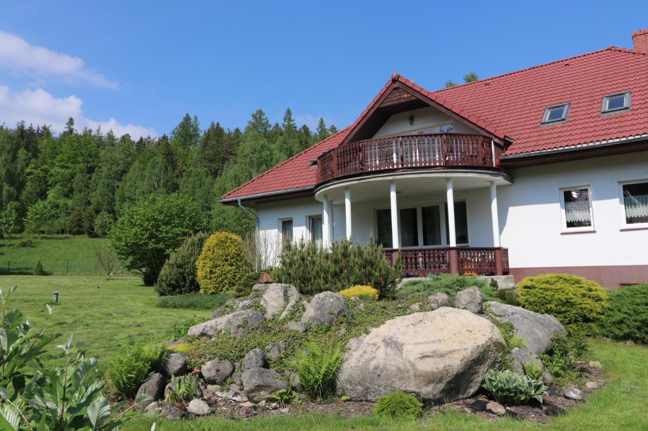 Pokoje Goscinne Dolina Czerwienia Przesieka Exterior foto